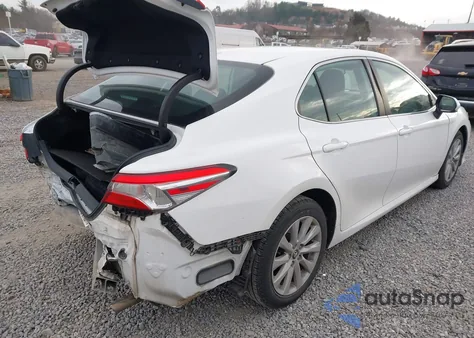 2020 Toyota Camry Le z USA, uszkodzony, nr VIN 4T1C11AK6LU334185